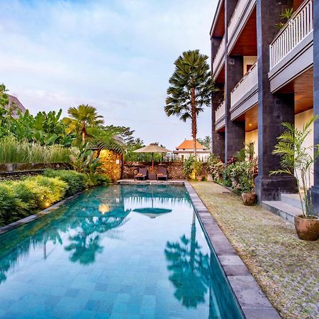Paon Desa Ubud Esterno foto