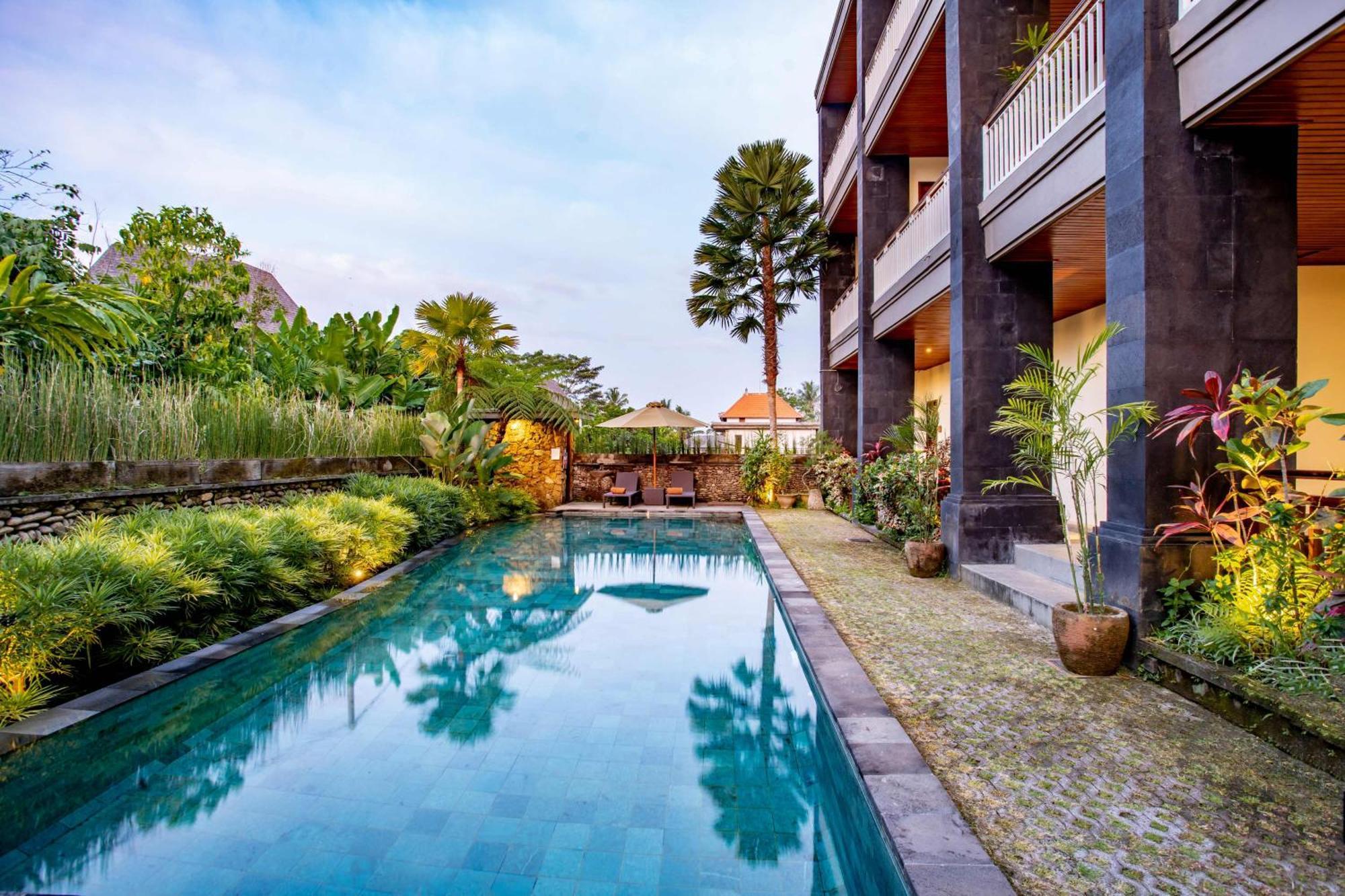 Paon Desa Ubud Esterno foto
