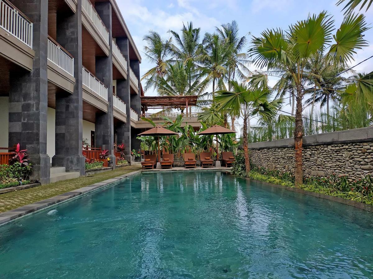 Paon Desa Ubud Esterno foto